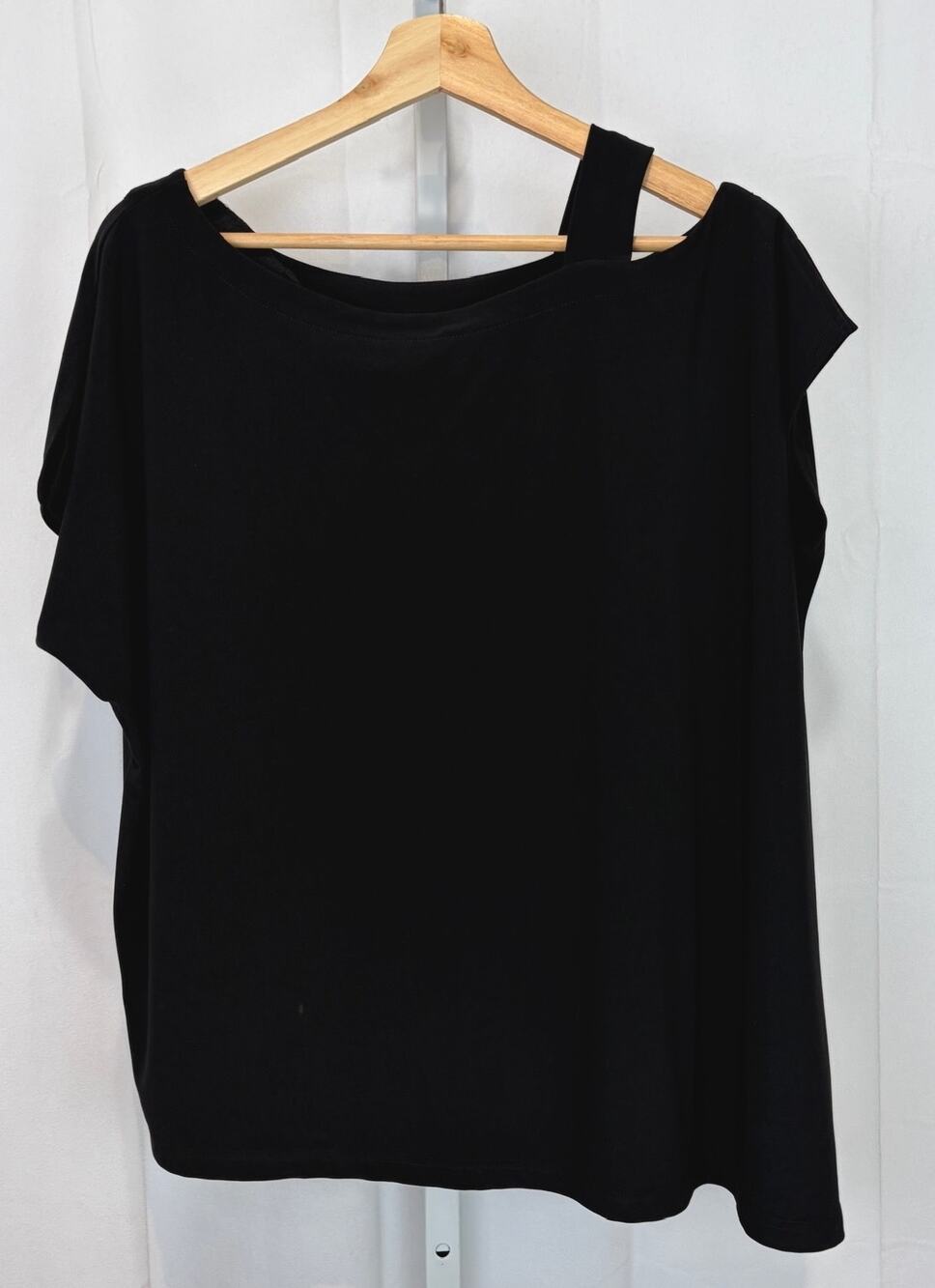 SYMPLI Asymmetric Cold Shoulder One Strap Top Black Size 12